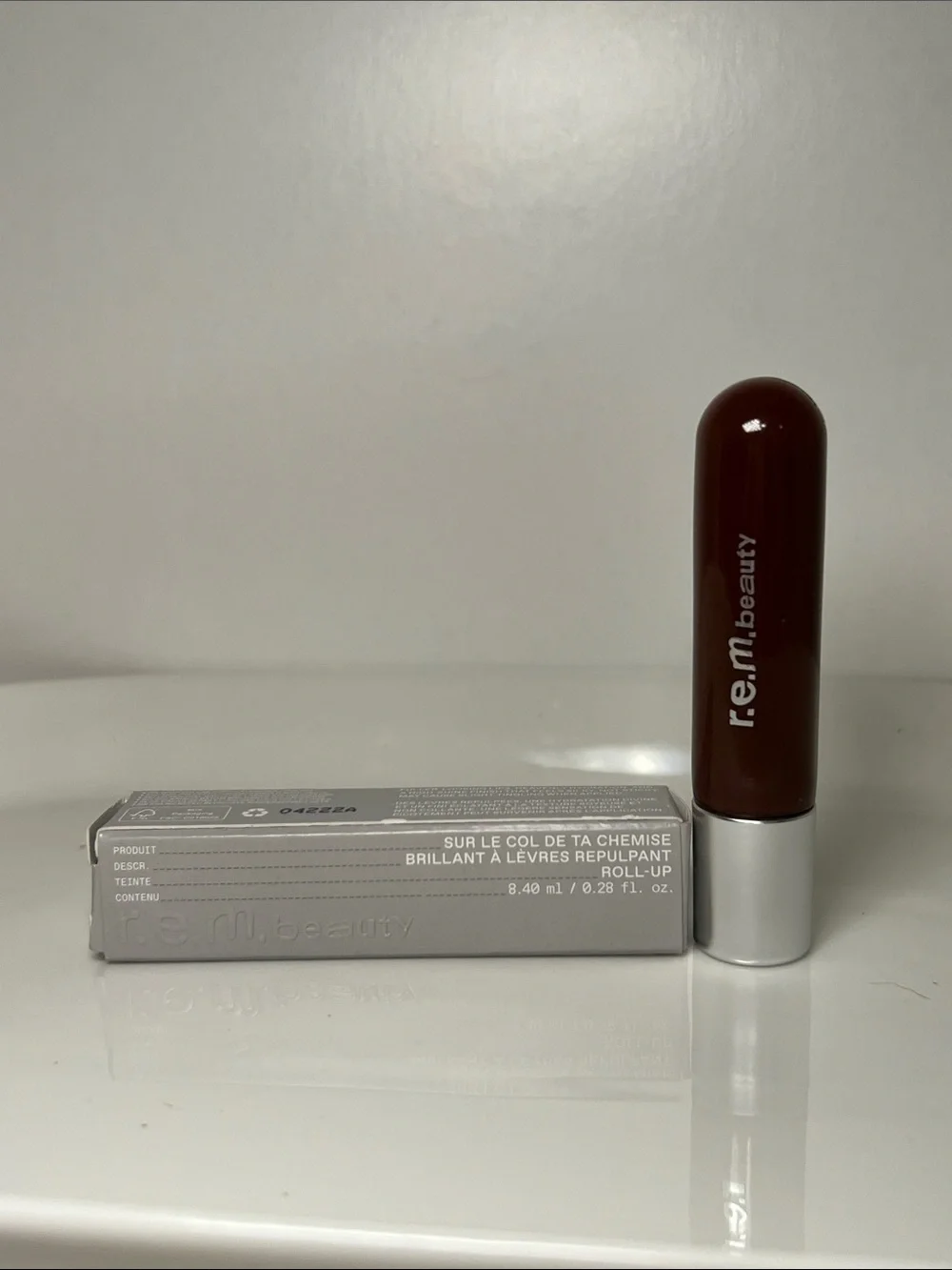 r.e.m. beauty Roll-Up Lip Gloss